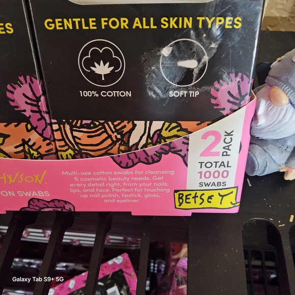 Betsey Johnson Double-Tipped Cotton Swabs - Black and Pink Packaging - Picture 3 of 4